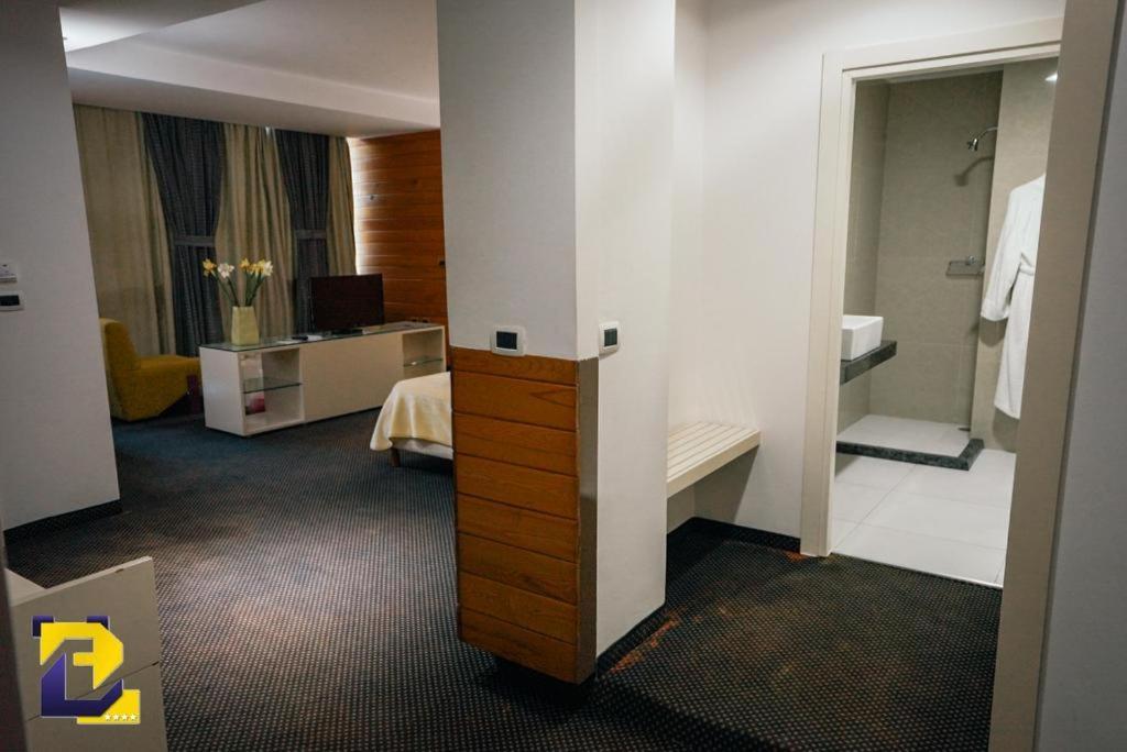 Hotel Bermon Tirana Exteriér fotografie
