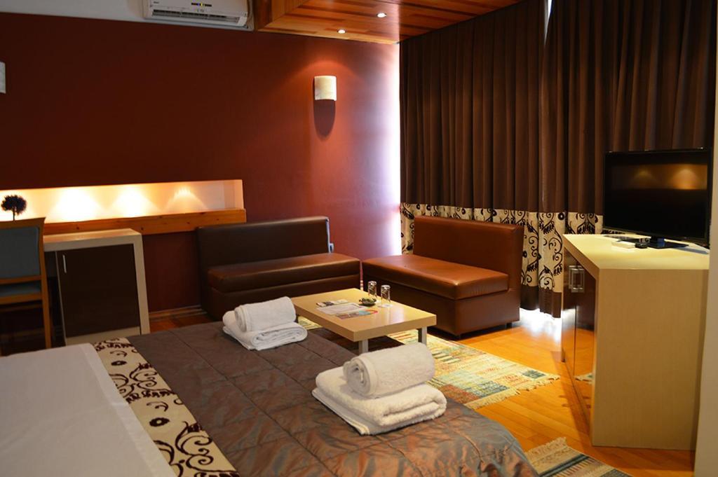 Hotel Bermon Tirana Exteriér fotografie