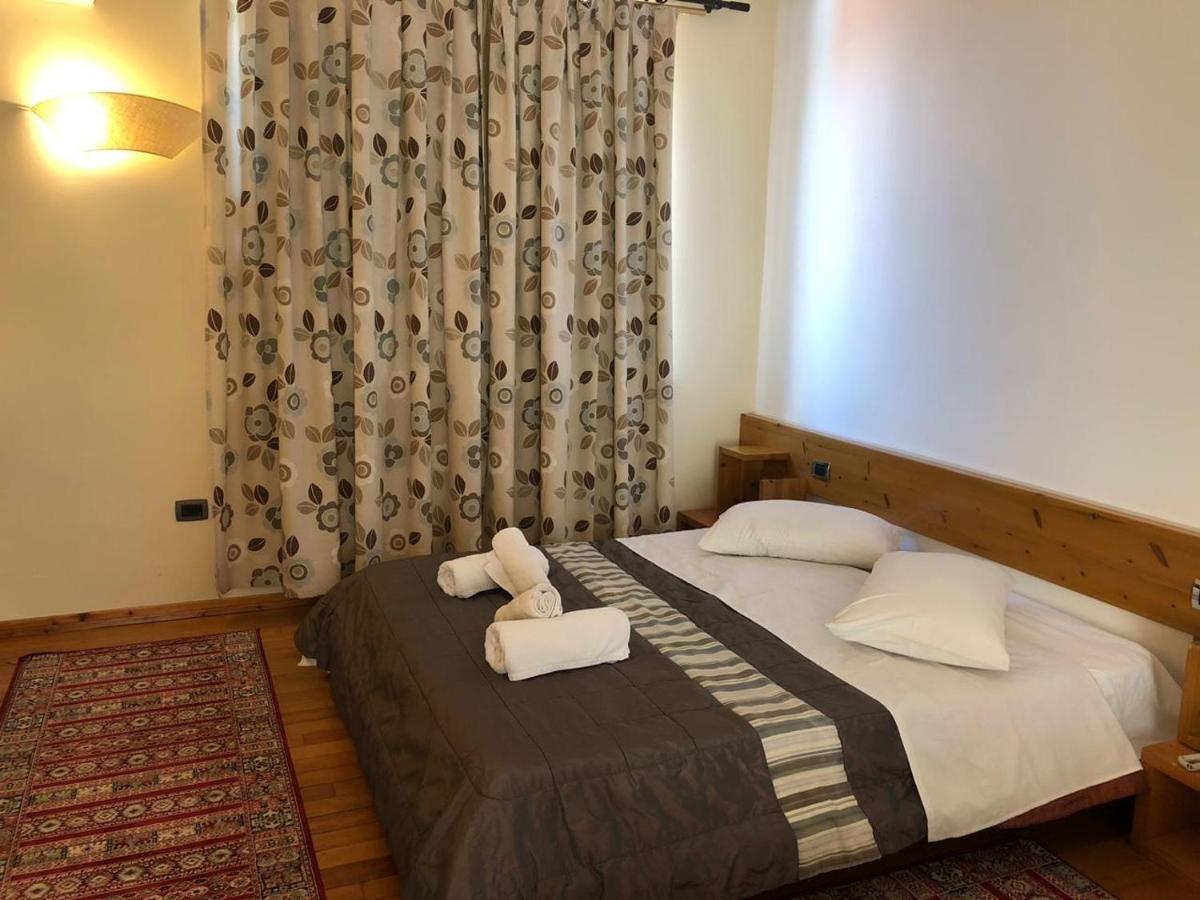 Hotel Bermon Tirana Exteriér fotografie